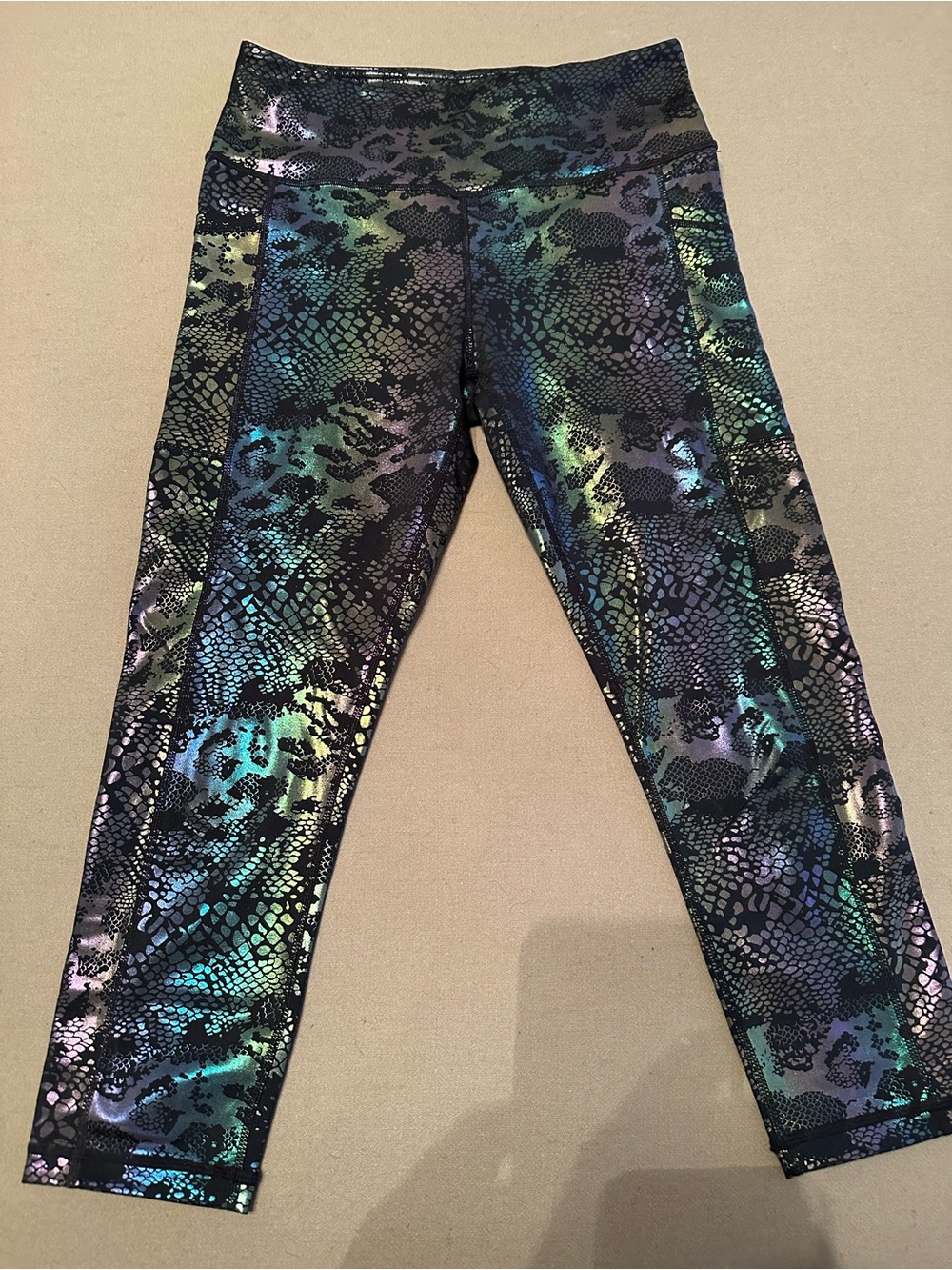 CVG Metallic Rainbow Snake Print Active Legging Capris